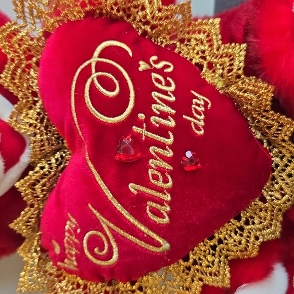 Dan Dee 2009 Collectible Valentine's Day Red Teddy Bear with Gold Heart. - Picture 2 of 7